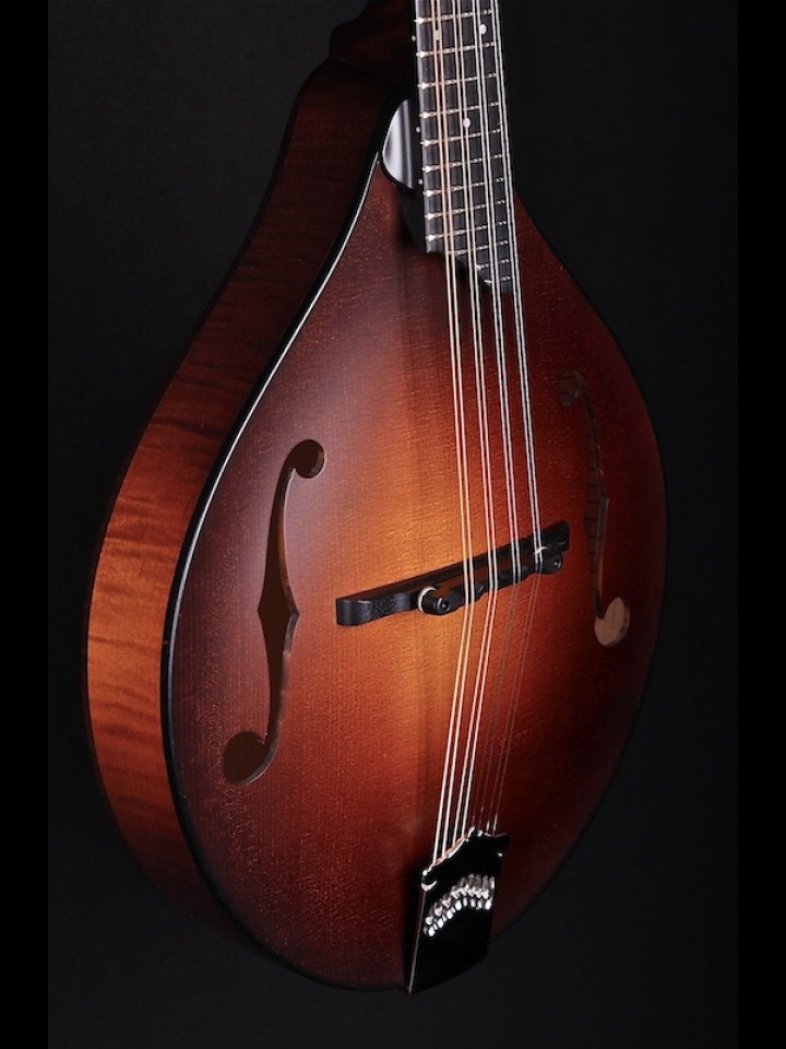 A-STYLE MANDOLIN WITH SUNBURST SATIN FINISH W/CASE