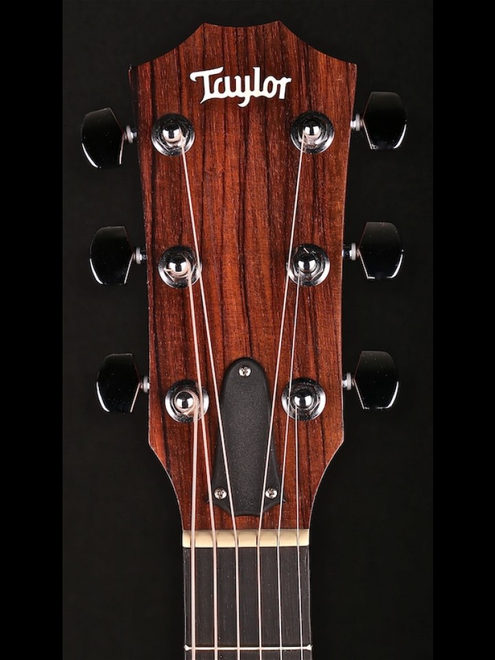 2015 110CE SOLID SPRUCE TOP NO CASE