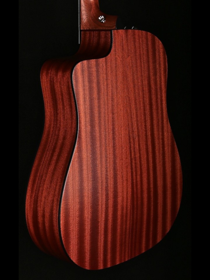 2015 110CE SOLID SPRUCE TOP NO CASE