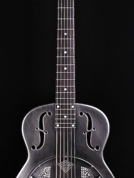 14-FRET BRUSHED STEEL BODY RES OPHONIC GUITAR W/CASE
