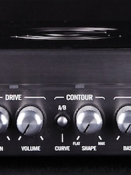 Magellan 800 Watt 2-Channel Bass Amplifier Head