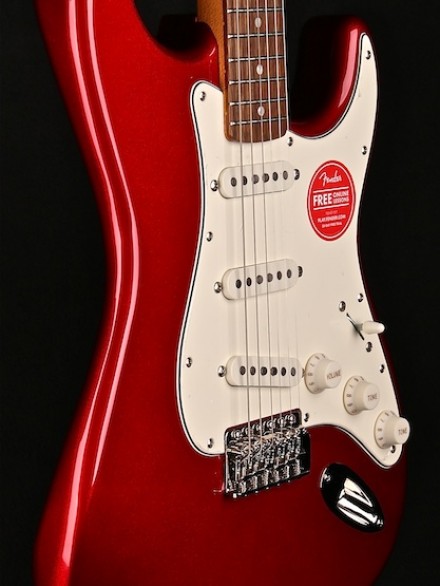 Classic Vibe '60s Stratocaster in Candy Apple Red