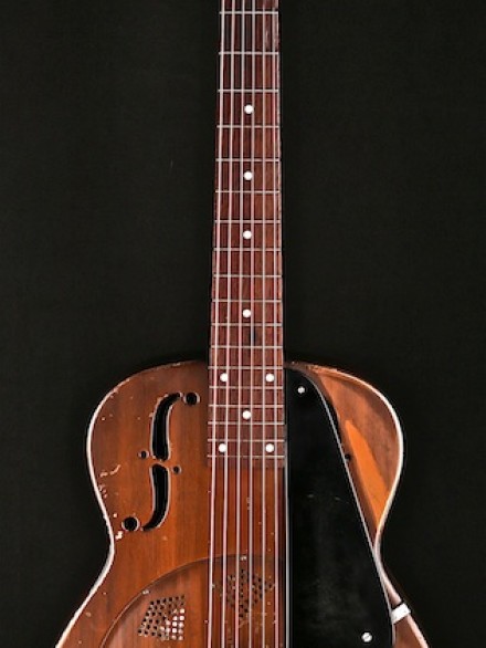 1938 DUOLIAN 14-FRET, PIANO FI NISH, BLACK PICKGUARD